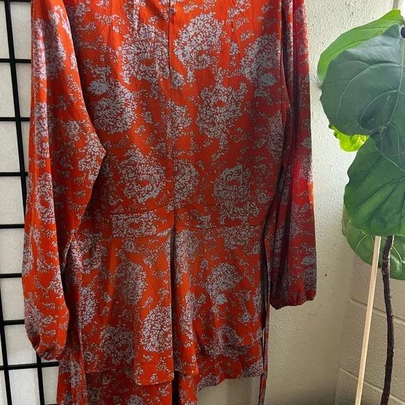 Women’s romper great colors for fall - Picture 4 of 4